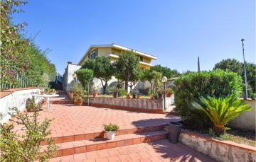 Stunning home in Acireale with WiFi and 3 Bedrooms