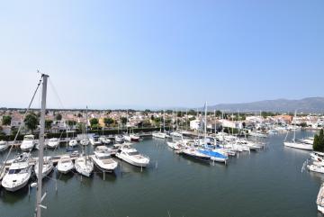 396-Studio Vue Marina