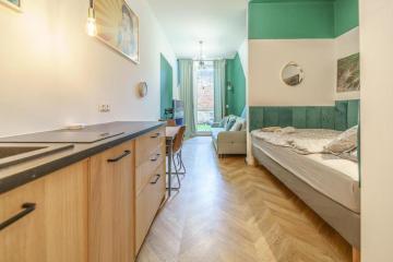 Cozy and Bright-Golden Apartments-Z14-1b