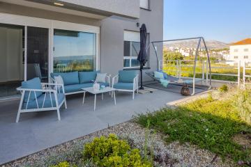 Sea view with garden apartment Joshua