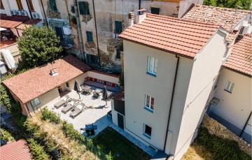 Beautiful apartment in Vinci with WiFi and 1 Bedrooms
