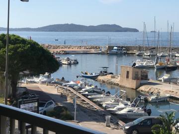 Superbe appartement vue mer, 50 mètres plages.