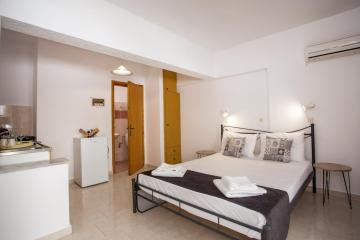 Anastasia Pool Apartments