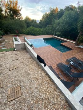 Bas de villa avec piscine, 7km de la plage