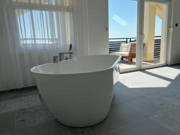 D8 B&B