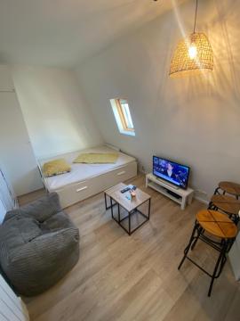 Charmant Studio calme et refait à neuf