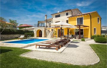 Awesome home in Bokordici with 5 Bedrooms, Sauna and Outdoor swimming pool