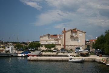 Apartments by the sea Jezera, Murter - 5123