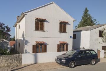 Apartments with a parking space Maslenica, Novigrad - 11384