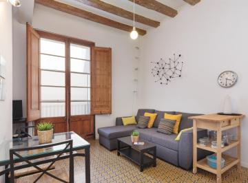 Sunny flat,near ramblas,wifi incl.