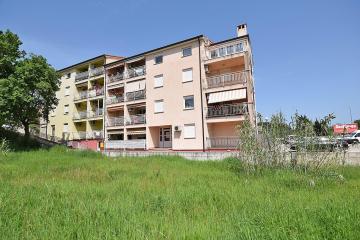 Apartments with a parking space Pula - 16333