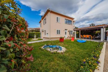 Apartments by the sea Kastel Stari, Kastela - 16554