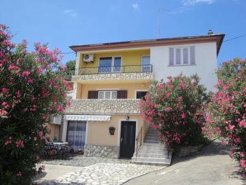 Apartments with a parking space Silo, Krk - 18726