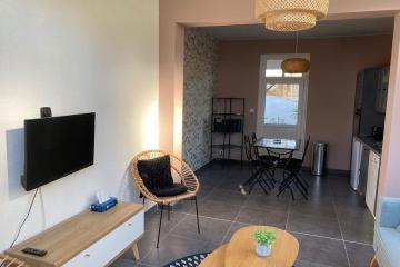 House With TerraceParking 300m From The Beach