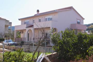 Apartments by the sea Slatine, Ciovo - 6018