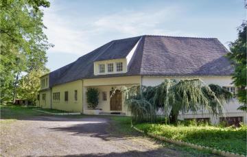 Amazing home in Vierzon with WiFi and 7 Bedrooms