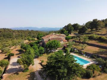 Maison typique provençal au cœur de la nature