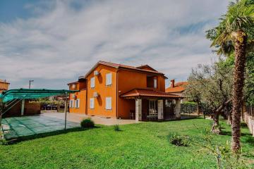 Apartments with a parking space Sveti Ivan, Umag - 13708