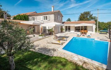 “La Nostra Casa“ holiday home in Karnevali