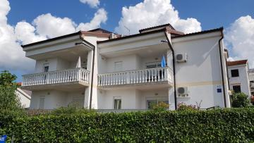Apartments by the sea Njivice, Krk - 5296