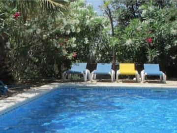 Cosy apartment with private swimming pool near beaches