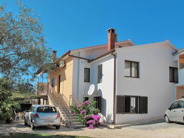 Apartments with a parking space Banjole, Pula - 7036