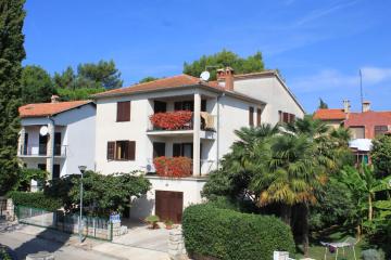Apartments with a parking space Rovinj - 7144