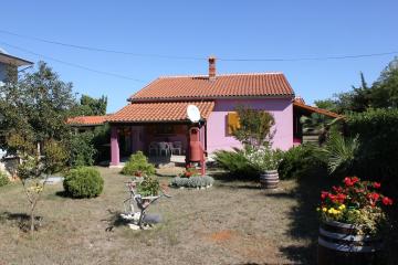Apartments with a parking space Valbandon, Fazana - 7227