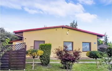 Beautiful apartment in Kopalino with 2 Bedrooms and WiFi