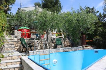 Family friendly apartments with a swimming pool Okrug Donji, Ciovo - 8072