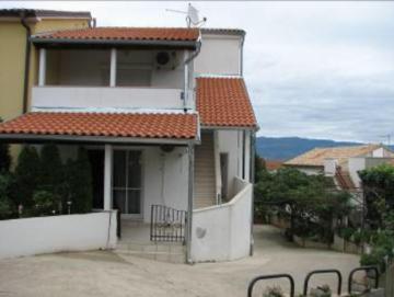 Apartments with a parking space Cizici, Krk - 15415
