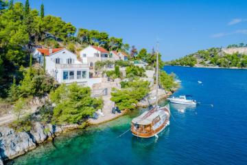 Apartments by the sea Bobovisca na Moru, Brac - 16118