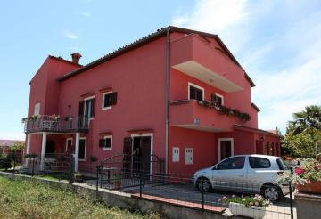 Apartment Varvari 17751b