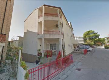 Apartments with a parking space Makarska - 18030