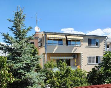 Apartments with a parking space Split - 18282