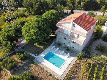 Family friendly house with a swimming pool Solin, Split - 18289