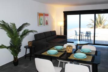 Las Norias Apartamentos & Grill