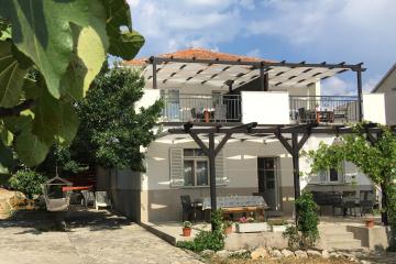 Apartments by the sea Jezera, Murter - 19056