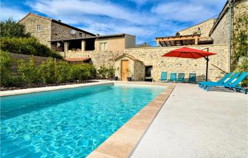 Beautiful home in Saint-Germain with Outdoor swimming pool and 3 Bedrooms