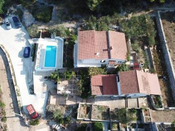 Family friendly apartments with a swimming pool Rogac, Solta - 19809