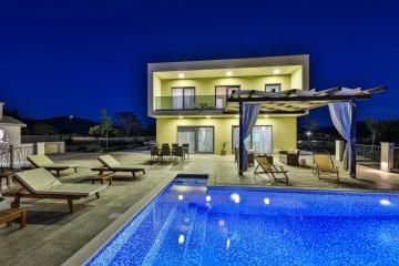 Luxury Villa Elena