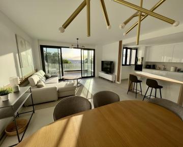 Modern luxury centrally-located apartment with sea view