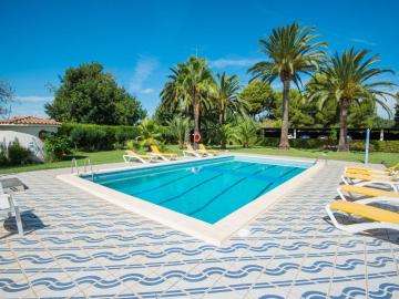 Spacious Holiday Home in Cambrils with Shared Swimming Pool