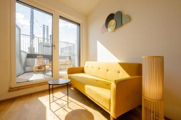 2-story penthouse with designer renovation for 2 people Access to a private terrace