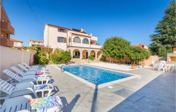 Awesome apartment in Medulin with Outdoor swimming pool, 2 Bedrooms and WiFi