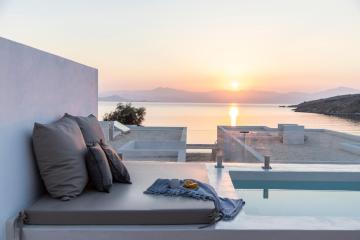 Citadela Paros Molos - Beachfront Maisonette with Plunge Pool