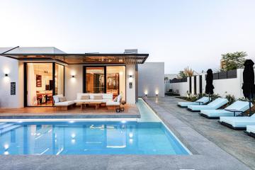 Physis Villas - Metal & Wood