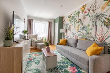 Lovely 2-bedroom in The Center with View&Balcony