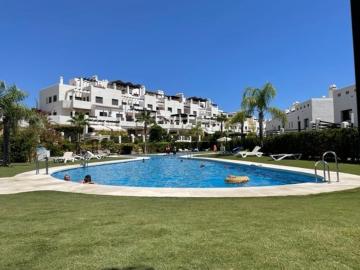 Wunderschöne Ferienwohnung mit Pool und Meerblick