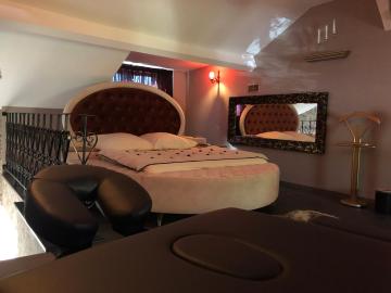 Love room Essey
